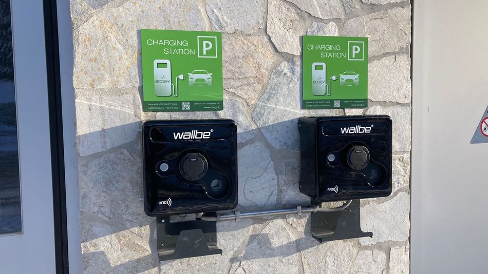 Scatole a muro per la ricarica di auto elettriche direttamente presso la centrale idroelettrica di Val di Vizze